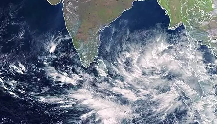 Weather Update: ముంచుకొస్తున్న శక్తి తుఫాన్ పశ్చిమ తీరంలో హై అలర్ట్ Weather Update: ముంచుకొస్తున్న శక్తి తుఫాన్ పశ్చిమ తీరంలో హై అలర్ట్
