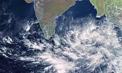 Weather Update: ముంచుకొస్తున్న శక్తి తుఫాన్ పశ్చిమ తీరంలో హై అలర్ట్ Weather Update: ముంచుకొస్తున్న శక్తి తుఫాన్ పశ్చిమ తీరంలో హై అలర్ట్