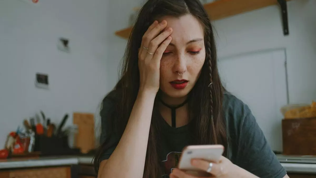 Internet: ఇంటర్నెట్ను ఎక్కువగా నమ్ముతున్నారా? ఇది తెలుసుకోండి! Internet: ఇంటర్నెట్ను ఎక్కువగా నమ్ముతున్నారా? ఇది తెలుసుకోండి!