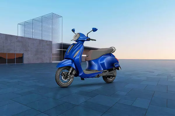 Bajaj Chetak Electric: బజాజ్ చేతక్‌పై రూ.22 వేలు డిస్కౌంట్..  ఆ కంపెనీలతో బిగ్ ఫైట్..!