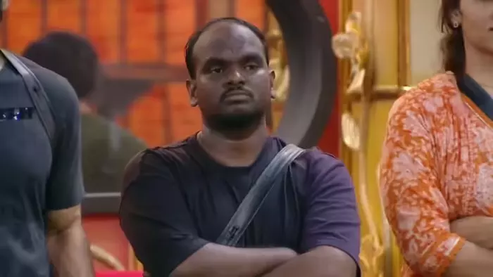 Bigg Boss 9: నామినేషన్స్ లిస్ట్లో 10 మంది..ఇమ్మూ దూకుడు, భరణిపై లేడీ గ్యాంగ్ ఫైర్ Bigg Boss 9: నామినేషన్స్ లిస్ట్లో 10 మంది..ఇమ్మూ దూకుడు, భరణిపై లేడీ గ్యాంగ్ ఫైర్