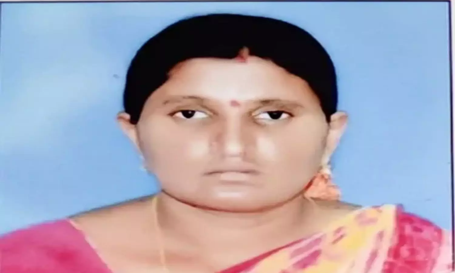 భద్రాద్రికొత్తగూడెం జిల్లాలో దారుణం..కట్టుకున్న భార్యను హత్య చేసిన కసాయి భర్త భద్రాద్రికొత్తగూడెం జిల్లాలో దారుణం..కట్టుకున్న భార్యను హత్య చేసిన కసాయి భర్త