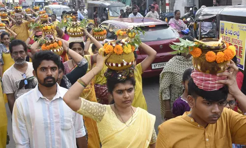 విజయనగరంలో ఘనంగా శ్రీ పైడితల్లి తొలేళ్ల ఉత్సవం