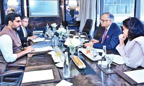 Nara Lokesh: ముంబైలో ఏపీ మంత్రి నారా లోకేష్ పర్యటన Nara Lokesh: ముంబైలో ఏపీ మంత్రి నారా లోకేష్ పర్యటన