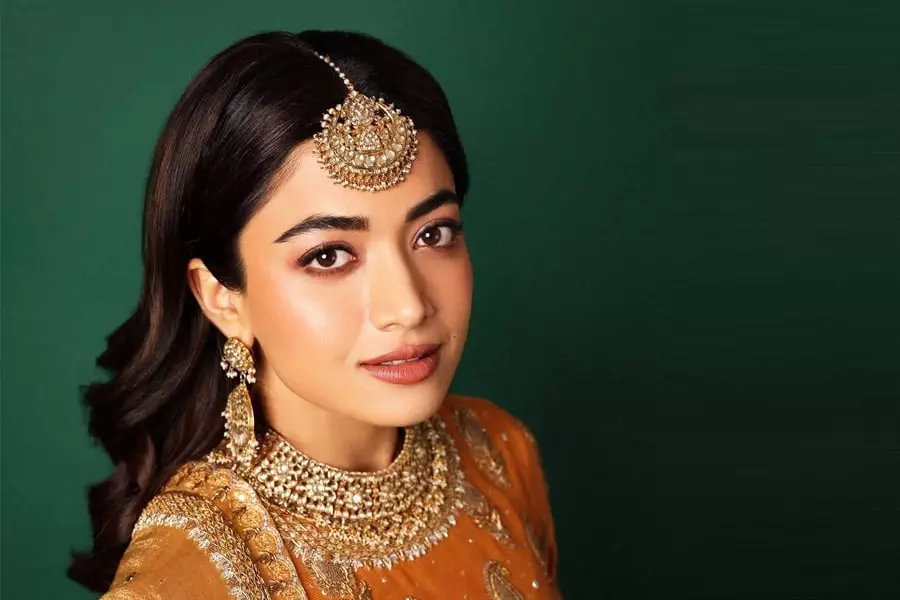 Rashmika Mandanna: ఇండస్ట్రీ బ్యాన్ వదంతులపై స్పందించిన రష్మిక Rashmika Mandanna: ఇండస్ట్రీ బ్యాన్ వదంతులపై స్పందించిన రష్మిక