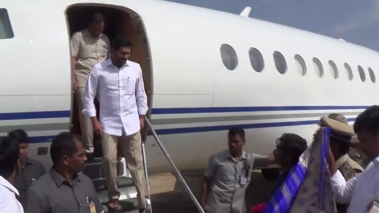Visakhapatnam: మాకవరపాలెం మెడికల్ కాలేజీని సందర్శించనున్న జగన్ Visakhapatnam: మాకవరపాలెం మెడికల్ కాలేజీని సందర్శించనున్న జగన్