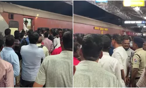 గోదావరి ఎక్స్‌ప్రెస్‌లో ప్రయాణికుడు గుండె పోటుతో మృతి