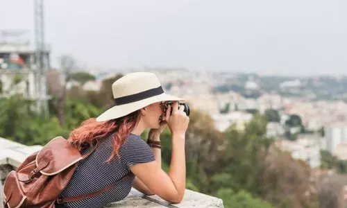 Women Traveling Alone: మహిళలూ... ఒంటరిగా ప్రయాణిస్తున్నప్పుడు ఇలా జాగ్రత్త పడండి. Women Traveling Alone: మహిళలూ... ఒంటరిగా ప్రయాణిస్తున్నప్పుడు ఇలా జాగ్రత్త పడండి.