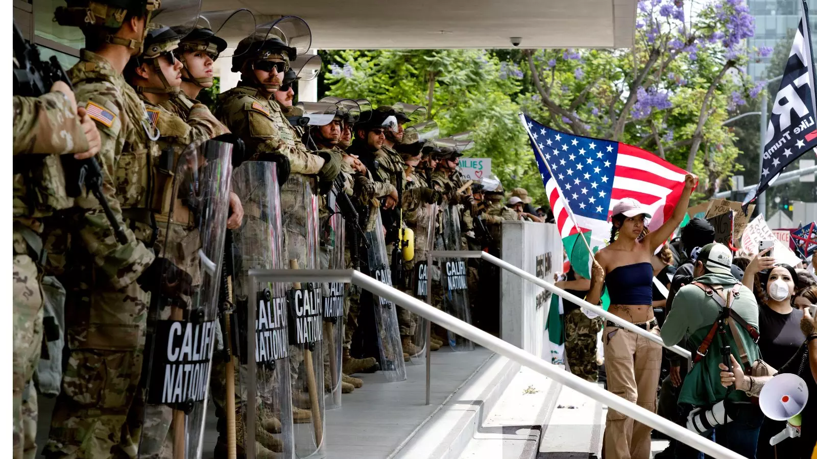 అమెరికాలో అక్రమ వలసదారుల ఏరివేతపై కలకలం