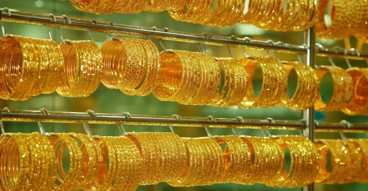 Today Gold Rates: బంగారం ధరలు ఆకాశానికి టచ్, రేపు ఏమవుతుంది?