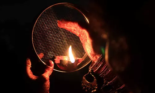 2025 కర్వా చౌత్ స్పెషల్: నాగ చైతన్య-శోభిత, అవికా గోర్-మిలింద్ లాంటి స్టార్ జంటల తొలి కర్వా చౌత్ వేడుకలు!