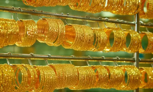 Today Gold Rates: బంగారం ధరలు ఆకాశానికి టచ్, రేపు ఏమవుతుంది?