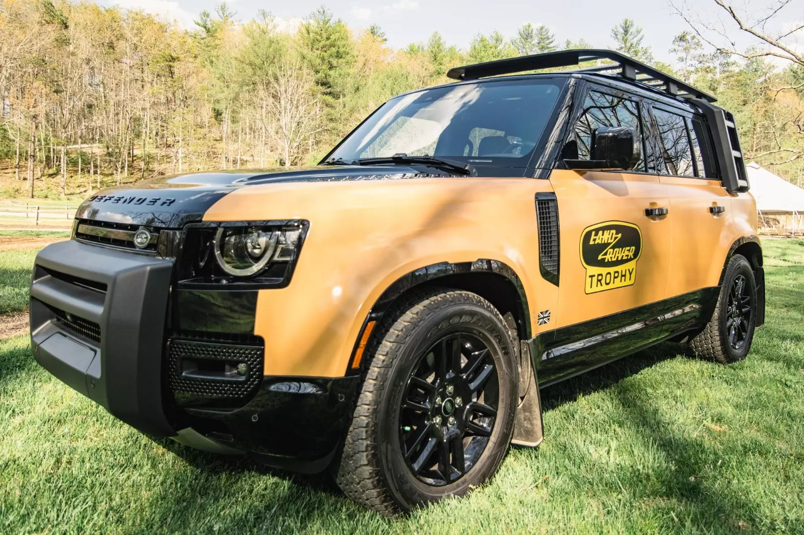 Land Rover Defender 110 Trophy Editionభారత్‌లోకి అడుగుపెట్టిన ల్యాండ్ రోవర్ ట్రోఫీ ఎడిషన్‌.. రగ్డ్ లుక్, టాప్ పర్ఫామెన్స్..!