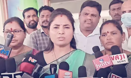 Pushpa Sreevani: విద్యార్ధులకు హెపటైటిస్ సోకితే ప్రభుత్వానికి చలనం లేదు