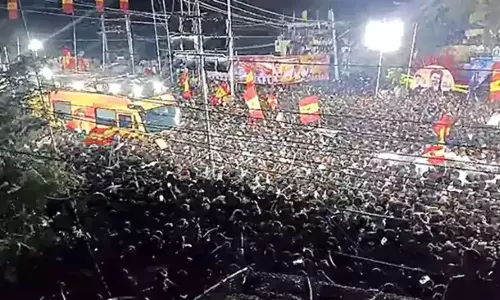 Karur Stampede: కరూర్ తొక్కిసలాట ఘటనపై సుప్రీంకోర్టు కీలక నిర్ణయం