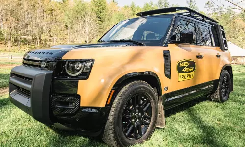 Land Rover Defender 110 Trophy Editionభారత్‌లోకి అడుగుపెట్టిన ల్యాండ్ రోవర్ ట్రోఫీ ఎడిషన్‌.. రగ్డ్ లుక్, టాప్ పర్ఫామెన్స్..!