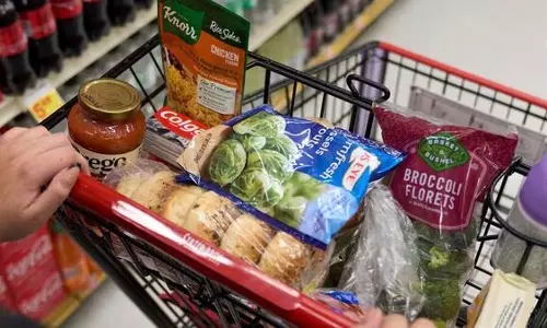 Retail Inflation: సామాన్యులకు గుడ్ న్యూస్.. దిగొచ్చిన ద్రవ్యోల్బణం..! Retail Inflation: సామాన్యులకు గుడ్ న్యూస్.. దిగొచ్చిన ద్రవ్యోల్బణం..!