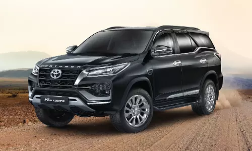 New Toyota Fortuner: కొత్త టయోటా ఫార్చ్యునర్.. హీటెక్కిస్తున్న ఫీచర్స్..!