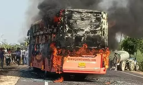 రాజస్థాన్‌ జైసల్మేర్‌లో ఘోర బస్సు ప్రమాదం.. బస్సులో మంటలు చెలరేగి 20 మంది మృతి