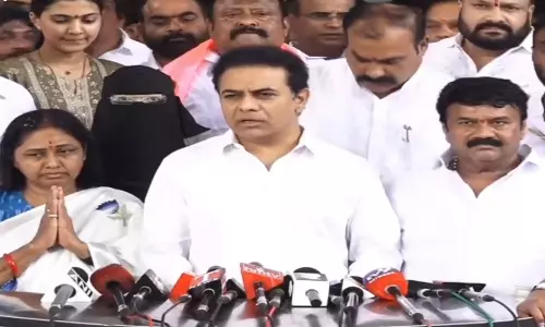 KTR: పదేళ్ళ అభివృద్ధి.. రెండేళ్ల అరాచకానికి జరుగుతున్న ఎన్నిక