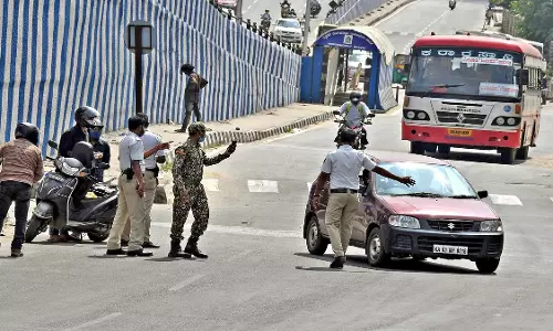 Viral Video : బైకర్ను చెంపదెబ్బ కొట్టిన ట్రాఫిక్ కానిస్టేబుల్ సస్పెండ్ Viral Video : బైకర్ను చెంపదెబ్బ కొట్టిన ట్రాఫిక్ కానిస్టేబుల్ సస్పెండ్