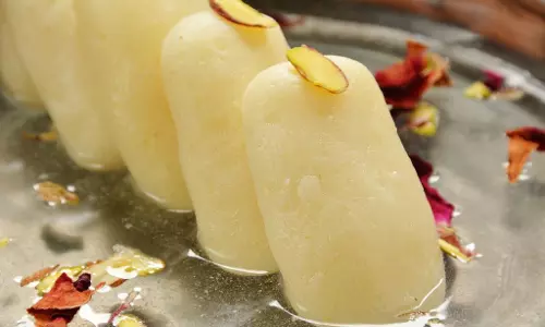 దీపావళికి ఈ స్వీట్ తప్పక చేసుకోండి: ఆరోగ్యకరమైన షుగర్ ఫ్రీ రసగుల్లా రెసిపీ దీపావళికి ఈ స్వీట్ తప్పక చేసుకోండి: ఆరోగ్యకరమైన షుగర్ ఫ్రీ రసగుల్లా రెసిపీ