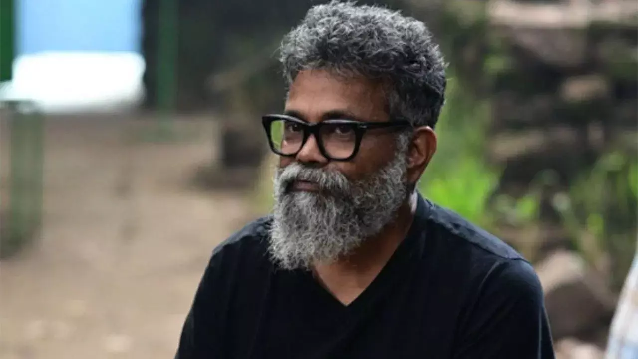 Pushpa 3 : అల్లు అర్జున్కు షాకిచ్చిన లెక్కల మాస్టర్.. ఆ స్టార్ హీరోతో చేతులు కలిపిన సుకుమార్ Pushpa 3 : అల్లు అర్జున్కు షాకిచ్చిన లెక్కల మాస్టర్.. ఆ స్టార్ హీరోతో చేతులు కలిపిన సుకుమార్