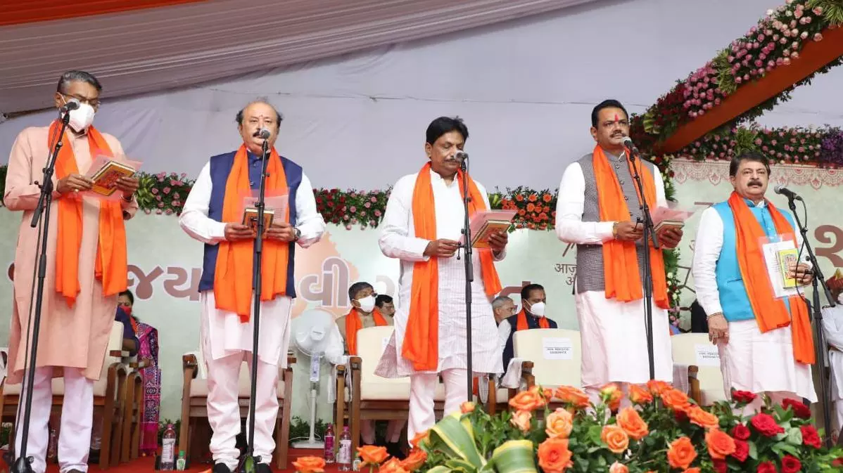 గుజరాత్ కేబినెట్ విస్తరణ: హర్ష్ సంఘవి ఉపముఖ్యమంత్రిగా, 19 కొత్త మంత్రులు గుజరాత్ కేబినెట్ విస్తరణ: హర్ష్ సంఘవి ఉపముఖ్యమంత్రిగా, 19 కొత్త మంత్రులు