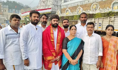 Nara Rohith: తిరుమల శ్రీవారిని దర్శించుకున్న హీరో నారా రోహిత్ Nara Rohith: తిరుమల శ్రీవారిని దర్శించుకున్న హీరో నారా రోహిత్