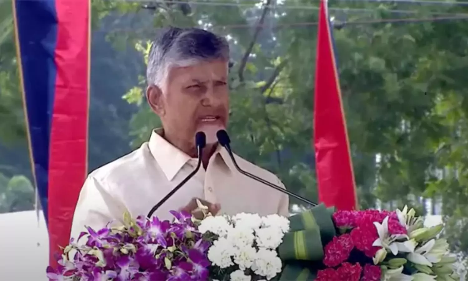 Chandrababu: పోలీసు అంటే.. నేరస్తులకు భయం పుట్టించాలి Chandrababu: పోలీసు అంటే.. నేరస్తులకు భయం పుట్టించాలి