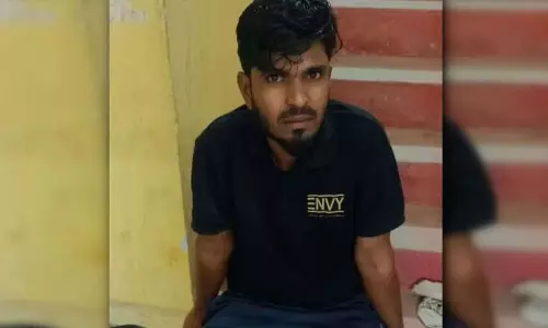 Riyaz Funeral: నిజామాబాద్ కానిస్టేబుల్ ప్రమోద్ హత్య కేసు.. నిందితుడు రియాజ్ అంత్యక్రయలు పూర్తి Riyaz Funeral: నిజామాబాద్ కానిస్టేబుల్ ప్రమోద్ హత్య కేసు.. నిందితుడు రియాజ్ అంత్యక్రయలు పూర్తి