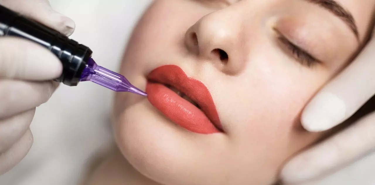 Permanent Makeup: పర్మినెంట్ మేకప్ గురించి తెలుసా? Permanent Makeup: పర్మినెంట్ మేకప్ గురించి తెలుసా?