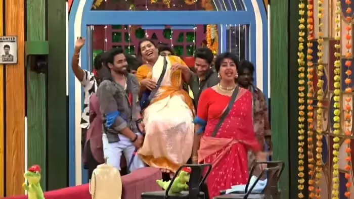 Biggboss : బిగ్ బాస్ హౌస్‌లో డబ్బు దొంగతనం: మాధురి, సంజన టీమ్‌ల మధ్య రచ్చ!