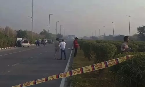 Encounter: ఢిల్లీ రోహిణిలో ఎన్కౌంటర్.. బిహార్కు చెందిన నలుగురు గ్యాంగ్స్టర్లు హతం Encounter: ఢిల్లీ రోహిణిలో ఎన్కౌంటర్.. బిహార్కు చెందిన నలుగురు గ్యాంగ్స్టర్లు హతం