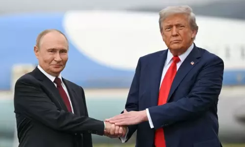 రష్యా అధ్యక్షుడు పుతిన్కు ట్రంప్ షాక్.. హంగేరీలో జరగాల్సిన మీటింగ్ రద్దు రష్యా అధ్యక్షుడు పుతిన్కు ట్రంప్ షాక్.. హంగేరీలో జరగాల్సిన మీటింగ్ రద్దు