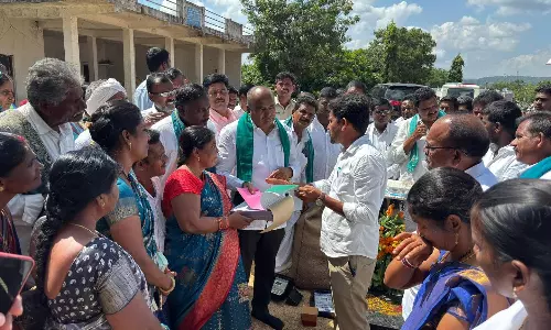 MLA Bhupathi Reddy: కాంగ్రెస్ సర్కార్ మహిళలకు అధిక ప్రాధాన్యం ఇస్తోంది MLA Bhupathi Reddy: కాంగ్రెస్ సర్కార్ మహిళలకు అధిక ప్రాధాన్యం ఇస్తోంది