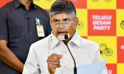 TDP : అనంతలో టీడీపీ అధ్యక్ష పగ్గాలపై నేతల అనాసక్తి..! TDP : అనంతలో టీడీపీ అధ్యక్ష పగ్గాలపై నేతల అనాసక్తి..!