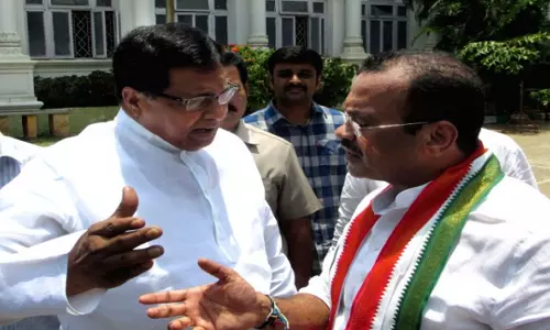 Nalgonda: నల్గొండ డీసీసీ పీఠంపై తీవ్ర పోటీ Nalgonda: నల్గొండ డీసీసీ పీఠంపై తీవ్ర పోటీ