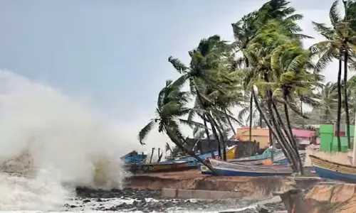 Weather Update: బంగాళాఖాతంలో ఇవాళ మరో అల్పపీడనం.. ఏపీలో మరో 4 రోజులు వర్షాలు Weather Update: బంగాళాఖాతంలో ఇవాళ మరో అల్పపీడనం.. ఏపీలో మరో 4 రోజులు వర్షాలు