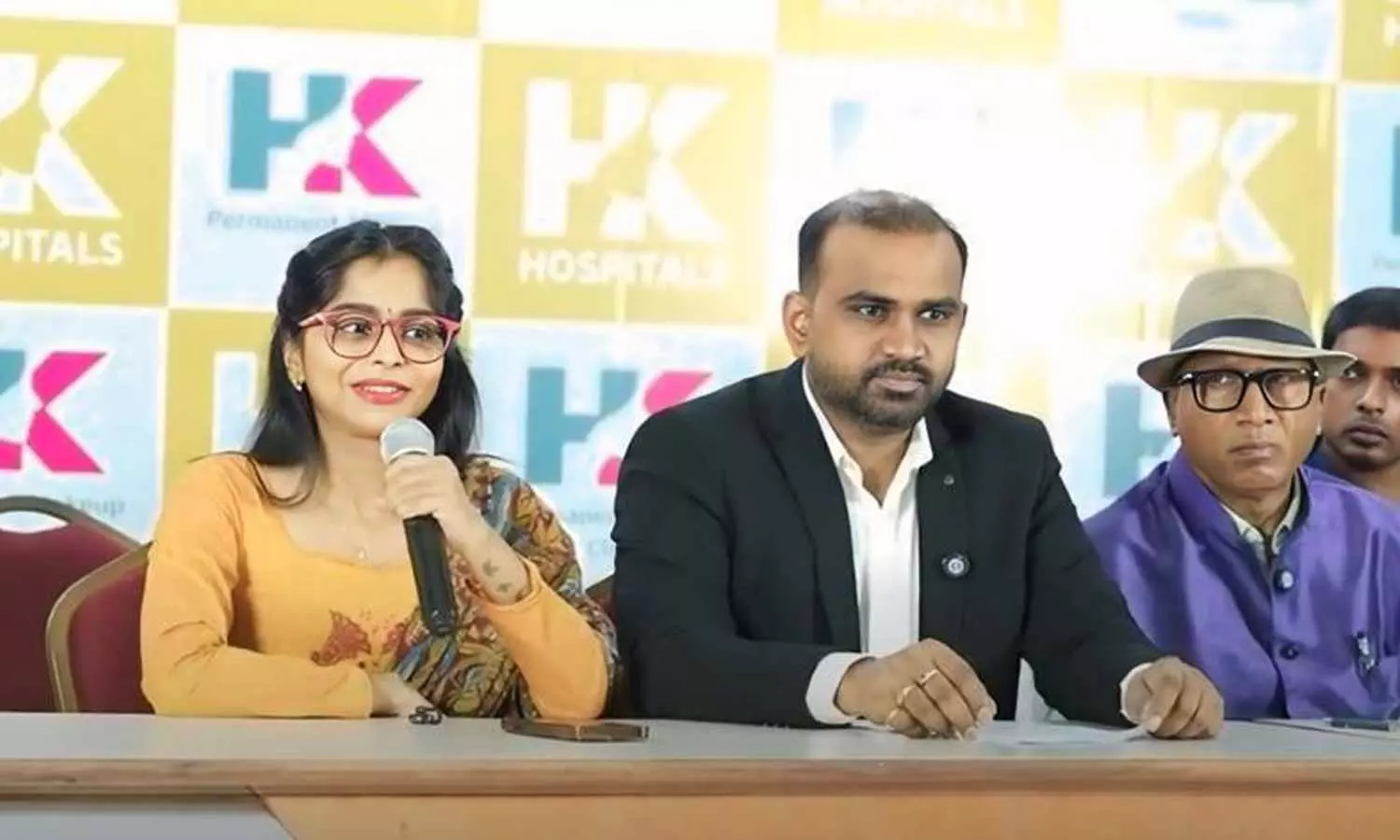HK పర్మనెంట్ మేకప్ క్లినిక్ పై తప్పుడు ప్రచారం చేసిన యూట్యూబర్లపై కఠిన చర్యలు తీసుకోబోతున్న తెలంగాణ హైకోర్టు, తెలంగాణ పోలీసులు HK పర్మనెంట్ మేకప్ క్లినిక్ పై తప్పుడు ప్రచారం చేసిన యూట్యూబర్లపై కఠిన చర్యలు తీసుకోబోతున్న తెలంగాణ హైకోర్టు, తెలంగాణ పోలీసులు