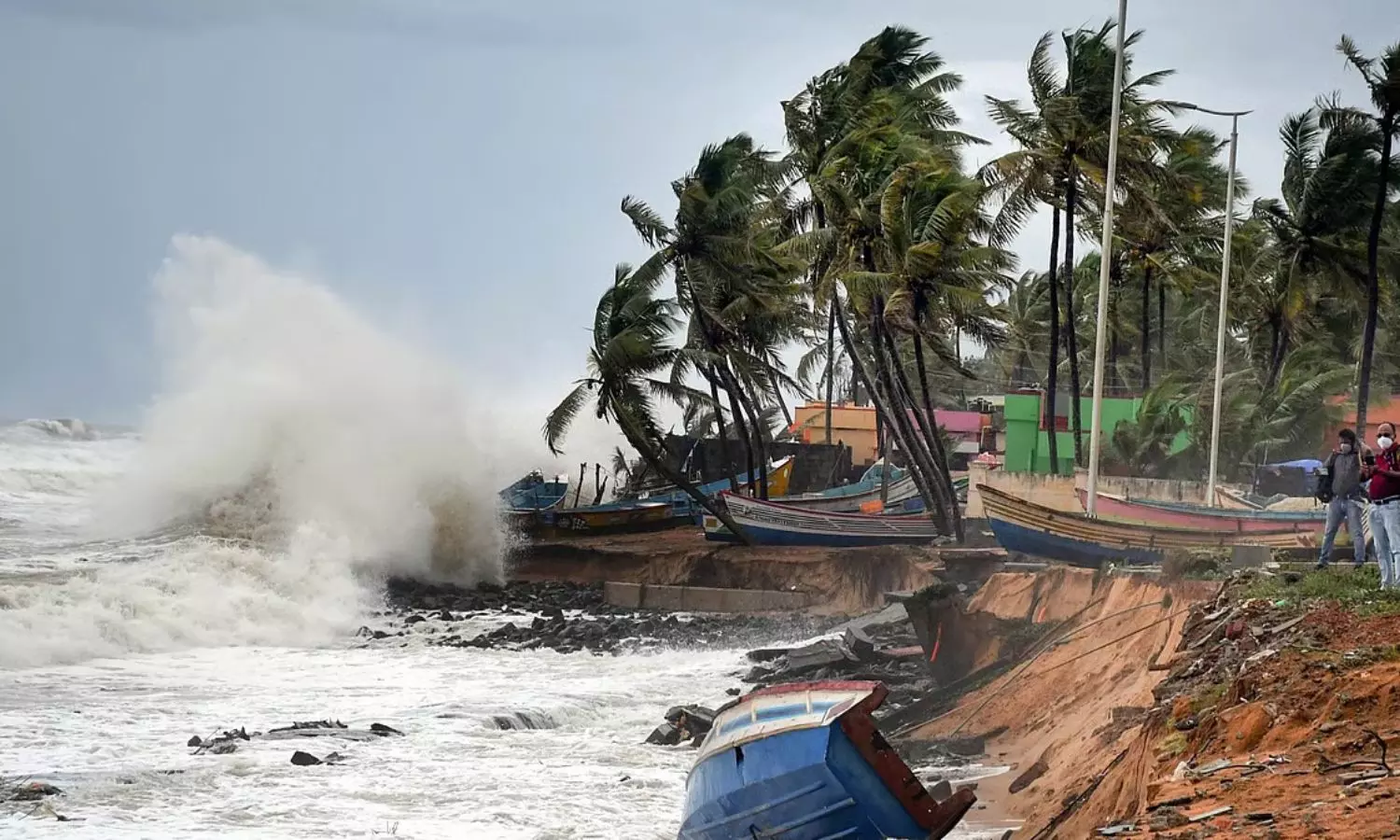 Cyclone Montha: ఆంధ్రతీరం దిశగా దూసుకు వస్తున్న మొంథా సైక్లోన్ Cyclone Montha: ఆంధ్రతీరం దిశగా దూసుకు వస్తున్న మొంథా సైక్లోన్