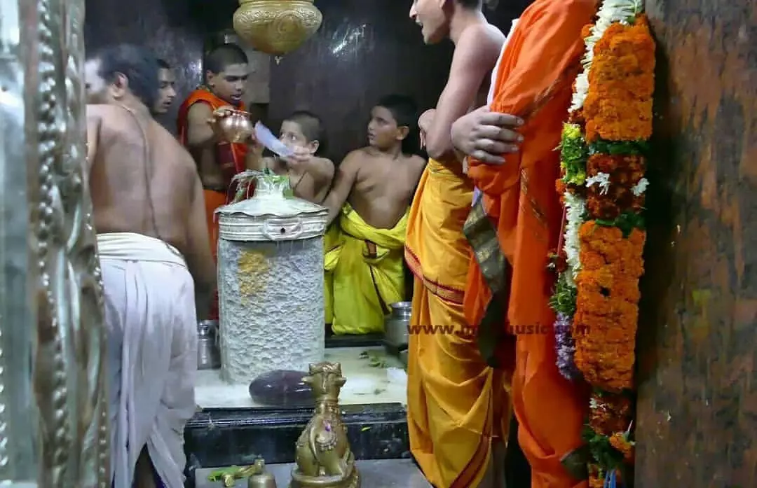 Karthika Monday: శివనామస్మరణతో మార్మోగుతున్న శైవక్షేత్రాలు