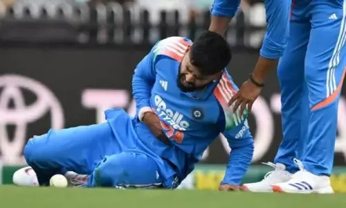 Shreyas Iyer: ఐసీయూలో చేరిన భారత వైస్ కెప్టెన్ శ్రేయస్ అయ్యర్ Shreyas Iyer: ఐసీయూలో చేరిన భారత వైస్ కెప్టెన్ శ్రేయస్ అయ్యర్