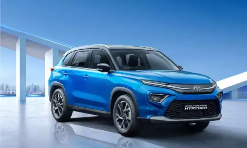 Toyota Hyruder SUV Downpayment: లక్షలు కట్టి టయోటా హై రైడర్ సొంతం చేసుకోండి.. అతి తక్కువ వడ్డీతో బ్యాంక్ లోన్..! Toyota Hyruder SUV Downpayment: లక్షలు కట్టి టయోటా హై రైడర్ సొంతం చేసుకోండి.. అతి తక్కువ వడ్డీతో బ్యాంక్ లోన్..!