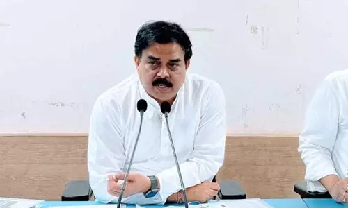 Cyclone Montha: ప్రజలకు తుఫాన్ సహాయంపై మంత్రి నాదెండ్ల మనోహర్ కీలక ప్రకటన Cyclone Montha: ప్రజలకు తుఫాన్ సహాయంపై మంత్రి నాదెండ్ల మనోహర్ కీలక ప్రకటన