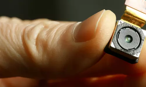 కరీంనగర్ పాఠశాల టాయిలెట్లో కెమెరా పెట్టిన అటెండర్ అరెస్ట్ కరీంనగర్ పాఠశాల టాయిలెట్లో కెమెరా పెట్టిన అటెండర్ అరెస్ట్