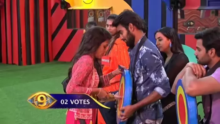 Bigg Boss Telugu 9 : నువ్వు అమ్మాయిల పిచ్చోడివా?..కళ్యాణ్‌ను కడిగేసిన శ్రీజ.. మాధురి, తనూజలకు షాక్!