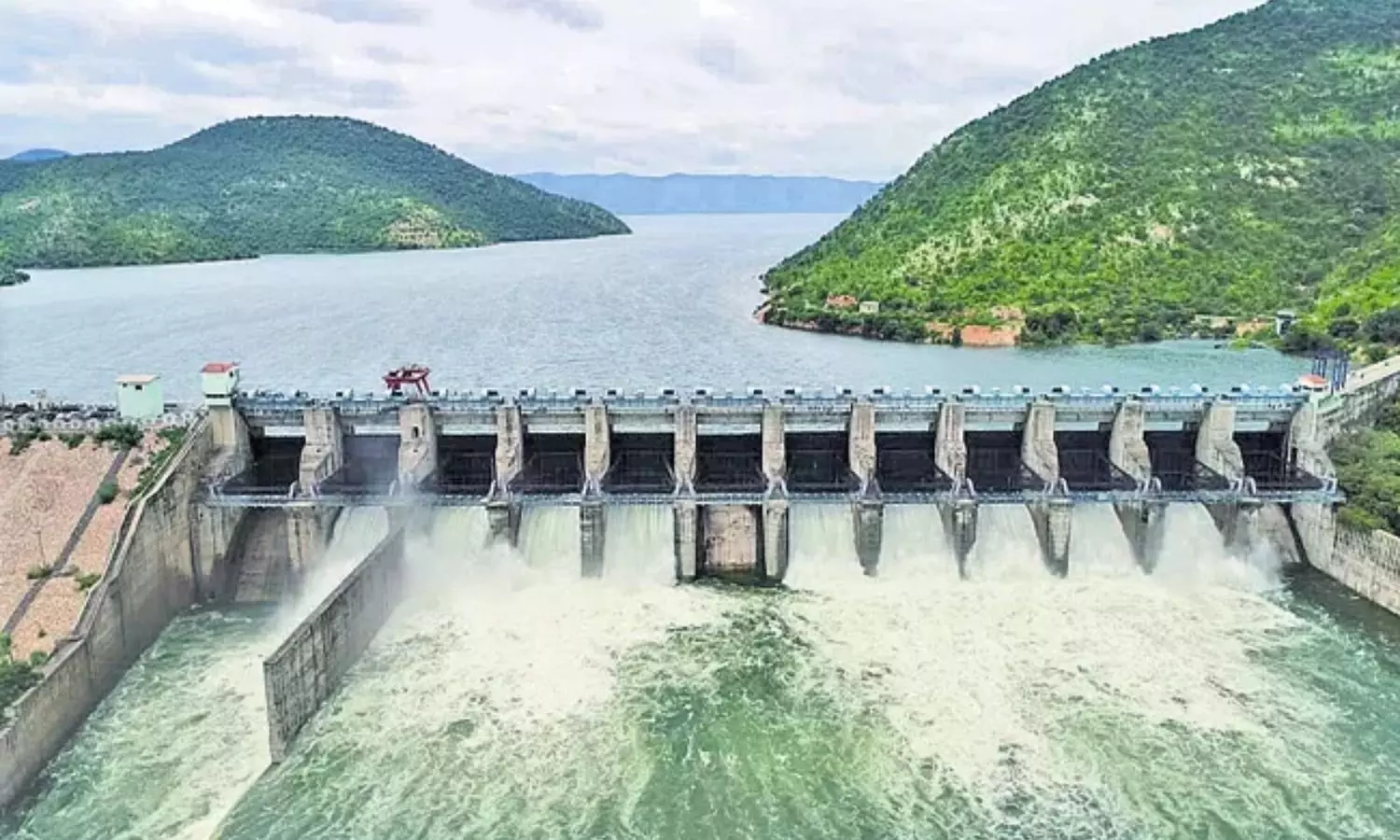 Cyclone Montha: పెన్నా నదికి మొంథా తుఫాన్ ఎఫెక్ట్ Cyclone Montha: పెన్నా నదికి మొంథా తుఫాన్ ఎఫెక్ట్