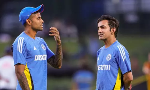 India vs Australia : సూర్యకుమార్ కారు ఫామ్ పై తొలిసారి మౌనం వీడిన గౌతమ్ గంభీర్.. ఏమన్నారంటే India vs Australia : సూర్యకుమార్ కారు ఫామ్ పై తొలిసారి మౌనం వీడిన గౌతమ్ గంభీర్.. ఏమన్నారంటే