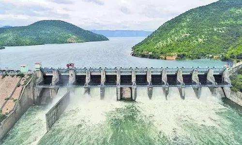 Cyclone Montha: పెన్నా నదికి మొంథా తుఫాన్ ఎఫెక్ట్ Cyclone Montha: పెన్నా నదికి మొంథా తుఫాన్ ఎఫెక్ట్